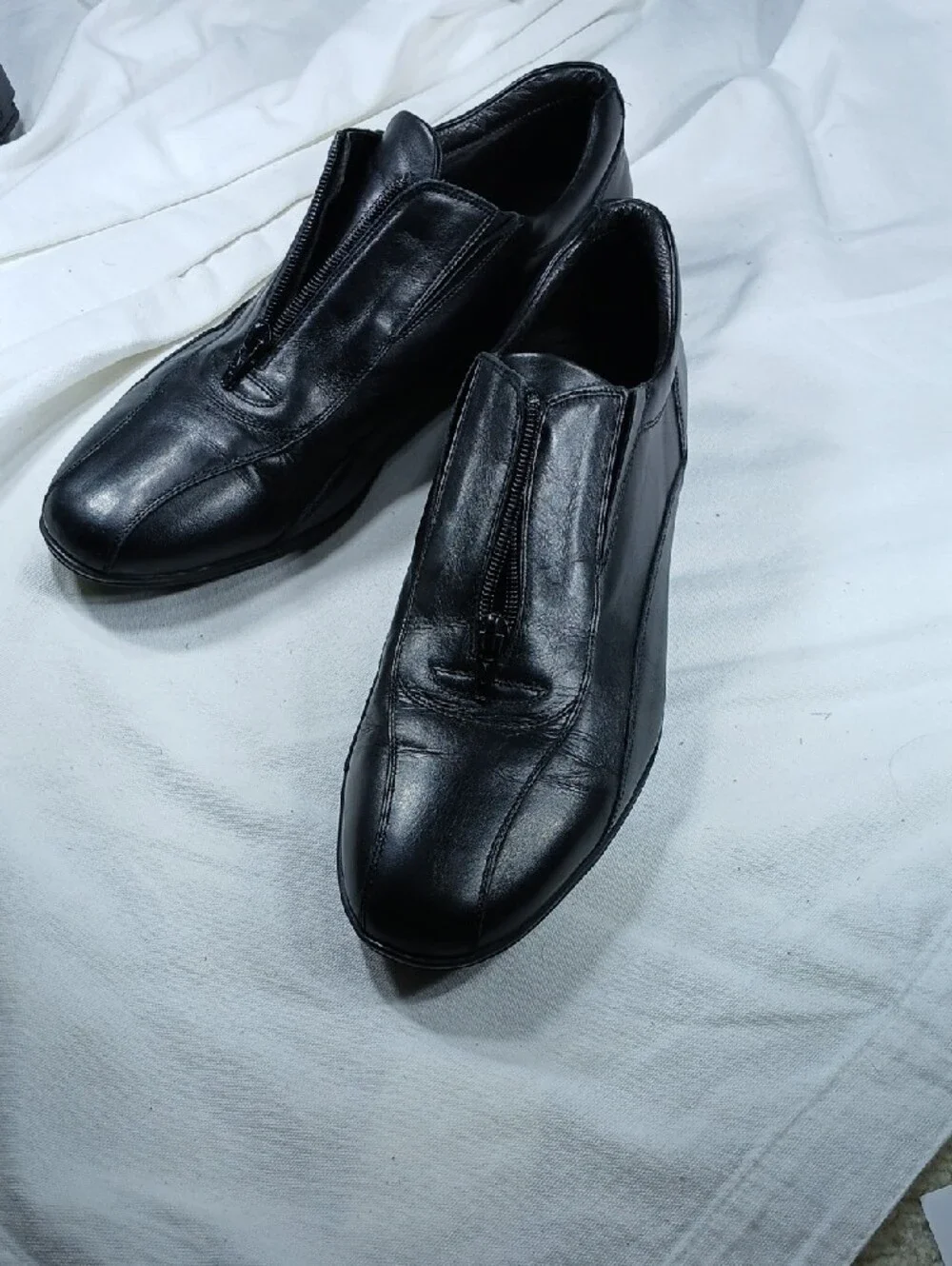 To Boot New York mens Black Leather Zip-Front Oxfords